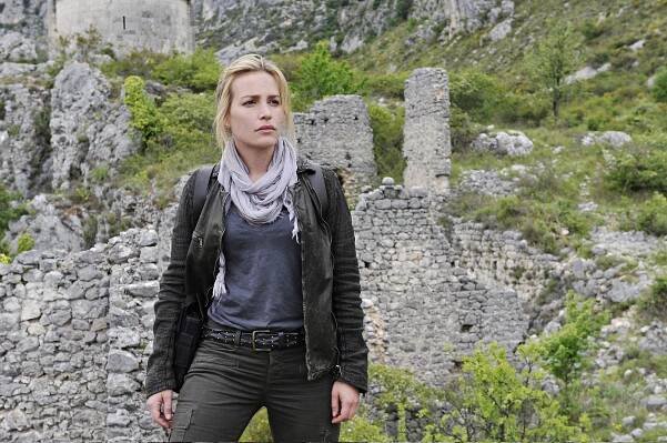 V utajení - Brink of the Clouds - Z filmu - Piper Perabo