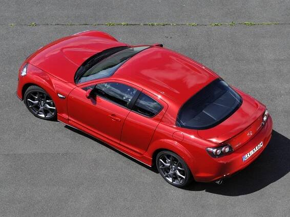 Začátek konce wankelu: Čtyřmístný sporťák Mazda RX-8 slaví 20. narozeniny