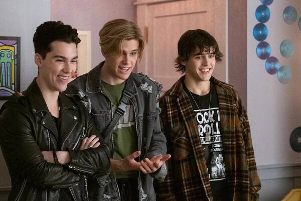Julie and the Phantoms - Zase svobodní - Z filmu - Jeremy Shada, Owen Patrick Joyner, Charlie Gillespie