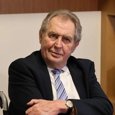 Zeman je při vědomí a spolupracuje. Délku hospitalizace nelze předvídat, uvedla nemocnice