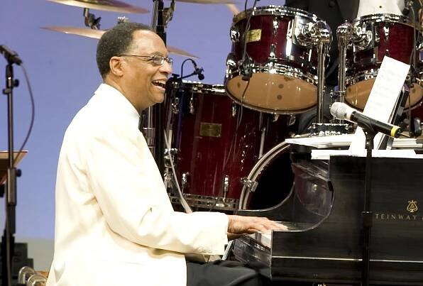 Biography — Ramsey Lewis