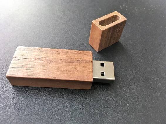 Dřevěný flash disk 64 GB EKO tmavé dřevo Model DS-0403