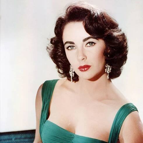 This Video Shows How Elizabeth Taylor Created A Glamorous Smoky Eye In Seconds