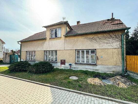 Rodinný dům v Běrunicích s pozemkem (1.266 m2) – Realitní podíl