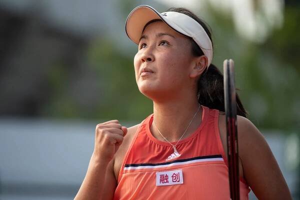 Shuai Peng Celebrating a Victory Wallpaper