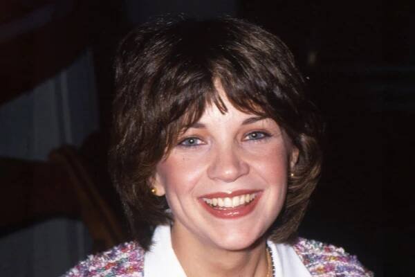 Actress Cindy Williams attends the Hollywood Christmas Parade on December 6, 1980 in Los Angeles, California