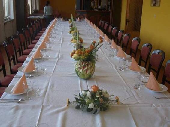 Zámecká restaurace a penzion Úsov | Eventino.cz
