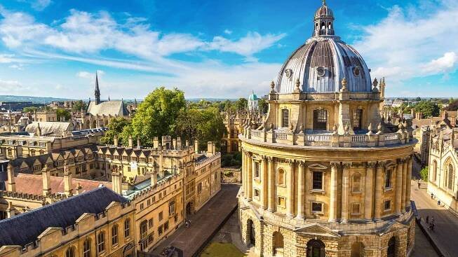 Experience the best of the UK with a local guide