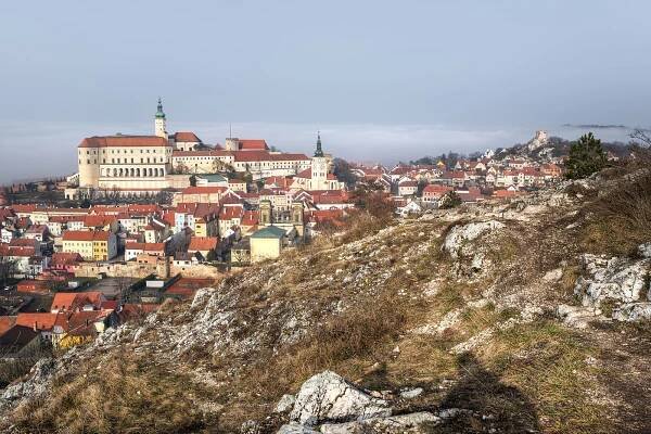 Mikulov jako na dlani. Svatý kopeček nabízí pohled, jako na ptačích křídlech