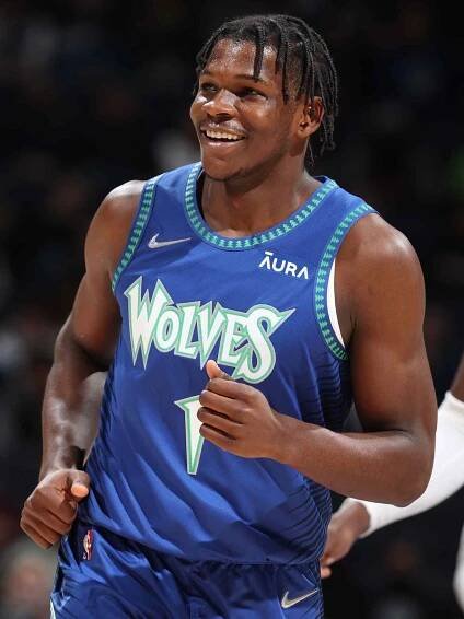 Anthony Edwards during the game against the Phoenix Suns on November 15, 2021.