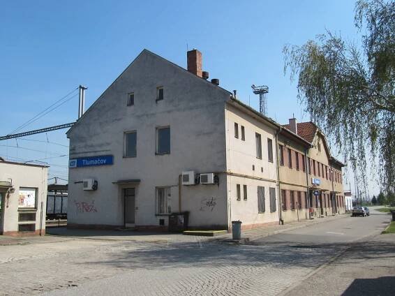 Soubor:Tlumačov, nádraží.jpg