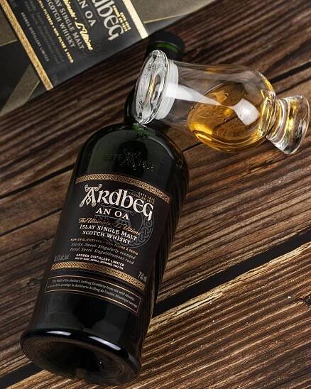 Ardbeg AN OA - Islay single malt whisky | Svět nápojů