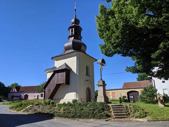 Soubor:Strakov - kaple Panny Marie (léto 2020) (1).jpg – Wikipedie