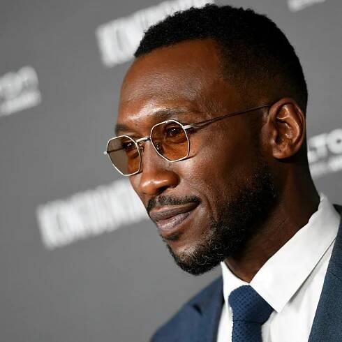 How To Wear Tinted Shades Like Mahershala Ali