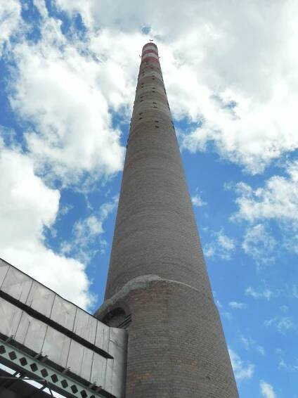 Fotografie - Komín výtopny Staré Brno. - 09.07.2022
