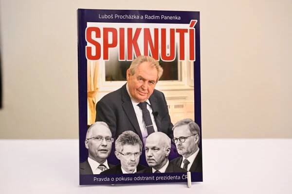 FOTO: Křtila se kniha s názvem Spiknutí. – stránka 260