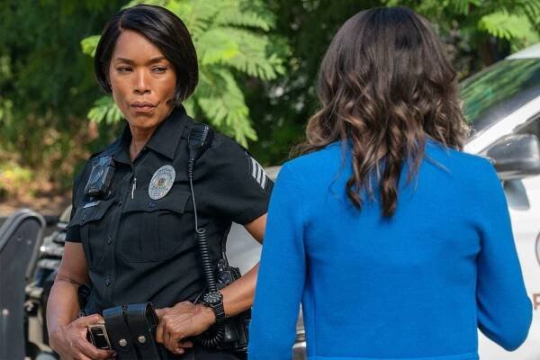 9-1-1: L-R: Angela Bassett and Corinne Massiah in the “What’s Your Fantasy?” episode of 9-1-1 airing Monday, Nov. 14 (8:00-9:02 PM ET/PT) on FOX. © 2022 FOX MEDIA LLC. CR: Jack Zeman/ FOX.