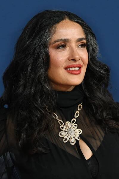 Salma Hayek Pinault Wants You to Know She’s Never Had a Facelift (or Fillers)