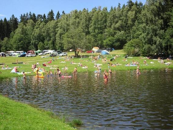 LETNÍ FOTOGALERIE Z JIHU ČECH: Vacov – kemp a přírodní koupaliště v RohanověZa krásnější Vimperk | Za krásnější Vimperk