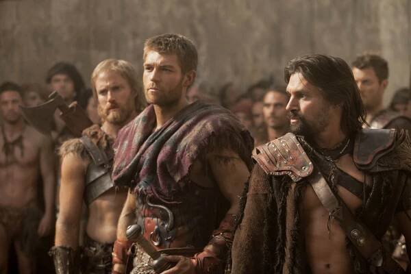 Spartakus - Decimace - Z filmu - Ditch Davey, Liam McIntyre, Manu Bennett