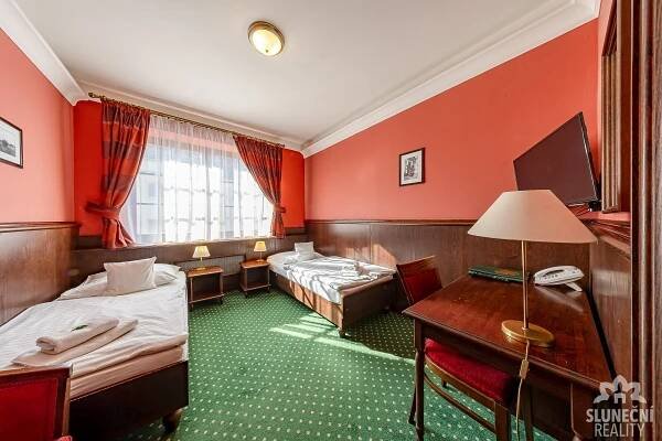 Prodej hotelu s restaurací, Uherské Hradiště - Dvořákova | Sluneční Reality 