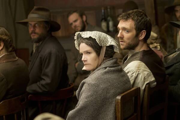 Hatfieldovi a McCoyovi - Z filmu - Mare Winningham, Tom McKay