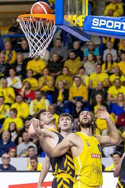 VIDEO: Herec Trojan o své basketbalové premiéře, emocích i plném baráku