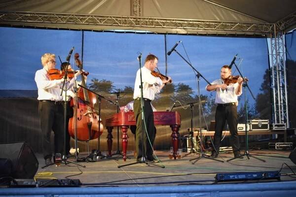 Folklórní večer s CM Slovácko mladší z Mikulčic | 