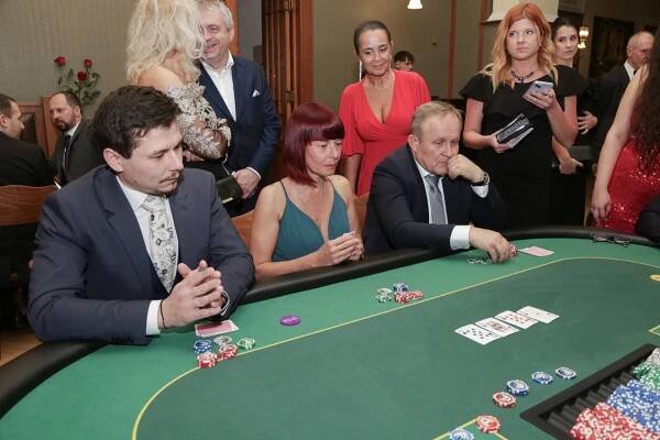 MOBILNÍ CASINO – pronájem mobilního casina Olomouc, Brno, Ostrava, Praha | Zábavné atrakce