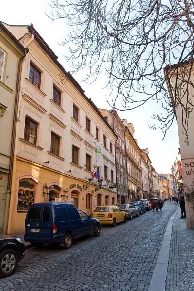 Nakupování a zábava v Nerudově ulici | Hostel a hotel Little Quarter | Ulice Nerudova, Praha 