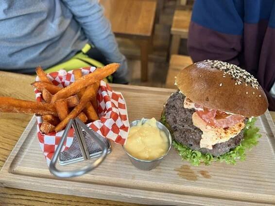 R BURGER foto 5