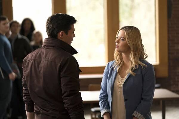 Prolhané krásky: Perfekcionistky - Pilot - Z filmu - Sasha Pieterse