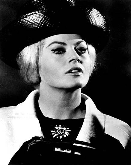 Soubor:Anita Ekberg-1965.jpg – Wikipedie