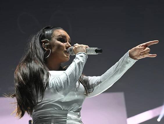Recenze: Královna českého popu Ewa Farna vyprodala O2 arenu. Přivedla Dyka i manžela
