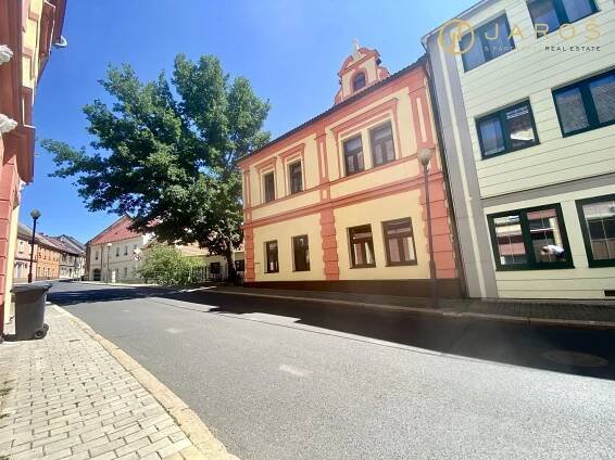 Pronájem podkrovního bytu 1+KK - 03549 - Zahradní , Klášterec nad Ohří Nemovitosti | Jaroš & Partners | Real estate 