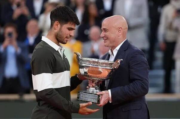 Andre Agassi and Carlos Alcaraz 
