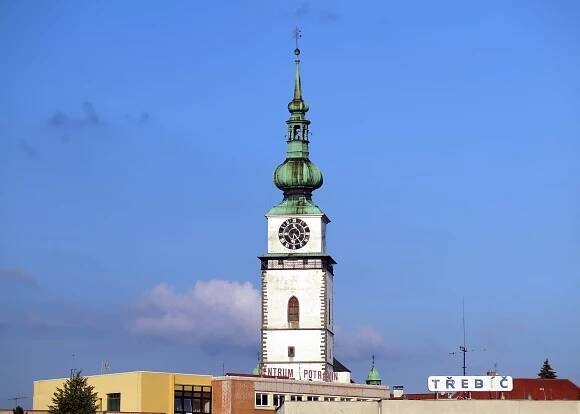 VIDEO: Největší hodiny ve střední Evropě mlčí, třebíčský skvost se porouchal