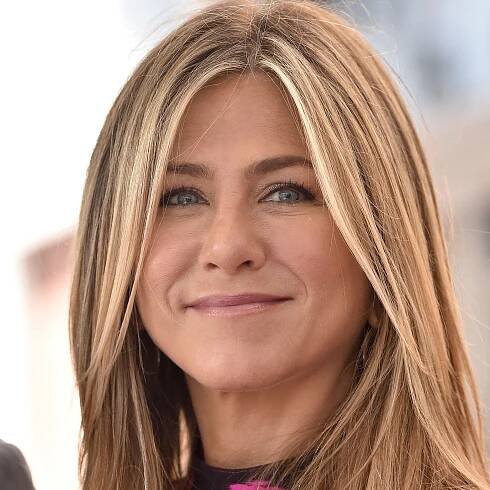 Jennifer Aniston on Her Go-To 'Friends' Lipstick, Hollywood After 50, and the One Thing She'd Ban From Tabloids