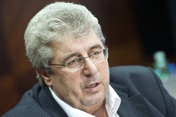 Hejtman si o slučování benešovských středních škol promluví s učiteli i studenty