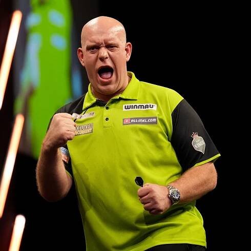 Michael van Gerwen and Michael Smith move into European Championship last 16