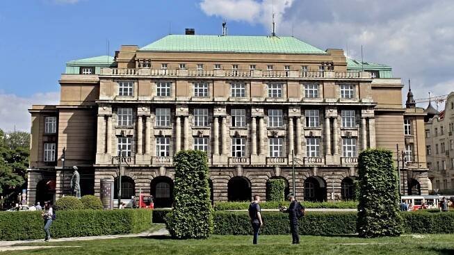 Otec oběti střelby na fakultě vyhrál u Ústavního soudu. Má právo na informace z vyšetřování