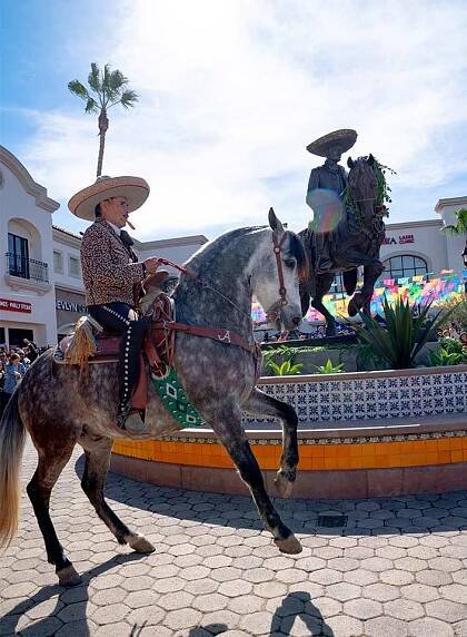 Vicente Fernandez statue unveiling ceremony 2