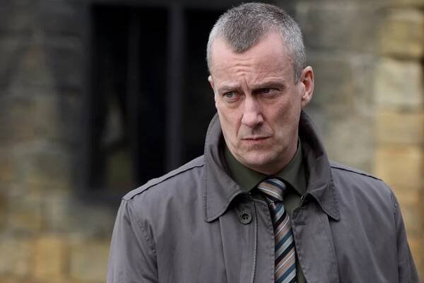 Inspektor Banks - Hra s ohněm - 2. část - Z filmu - Stephen Tompkinson