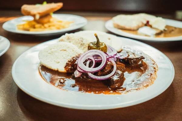 Plzeňská restaurace U Sedlerů │Praha, Karlovo náměstí