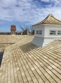 Roof Cleaning - Squeaky Clean Property Solutions