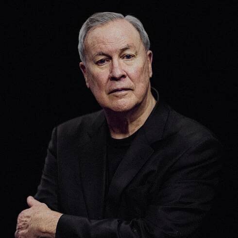 Robert Wilson, Provocative Playwright of ‘Einstein on the Beach,’ Is Dead at 83