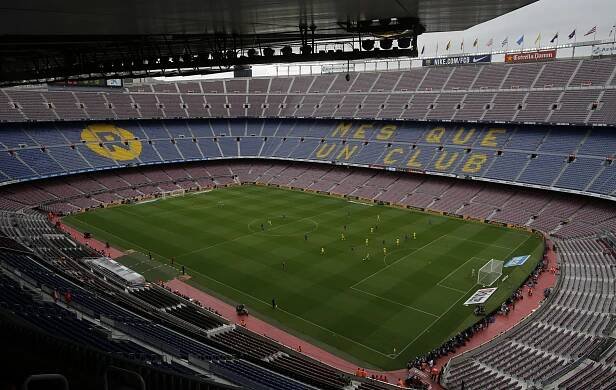 Foto: Štadión Nou Camp počas zápasu medzi FC Barcelona a Las Palmas. Nedeľný duel španielskej La...