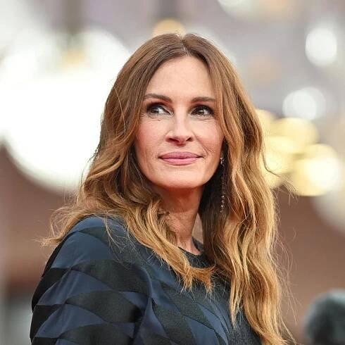 Julia Roberts makes Venice Film Festival red carpet debut in show-stopping gown