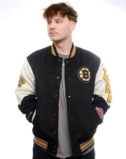Bunda Mitchell & Ness - Team History Varsity Jacket Current Logo - Boston Bruins - Black
