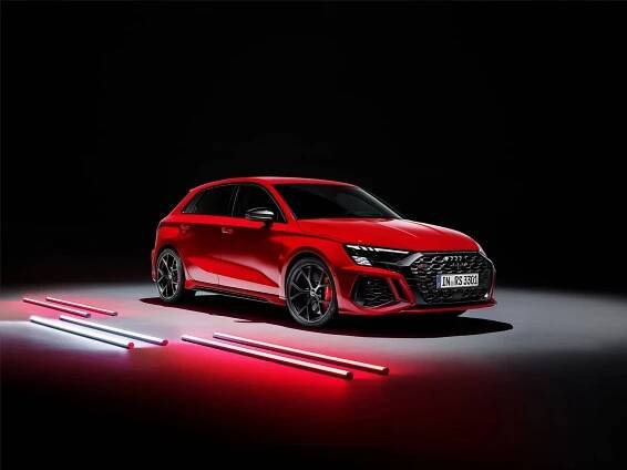 Audi RS 3 nastupující generace si ponechává slavný pětiválec. Nově nabídne driftovací režim